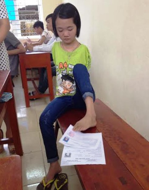 Thí sinh làm bài bằng chân được đặc cách vào thẳng đại học - ảnh 3