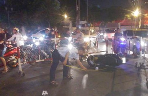 Vụ sát hại bé gái 8 tuổi ở Vĩnh Long: Nghi can có ý định tự sát khi bị áp giải - ảnh 1