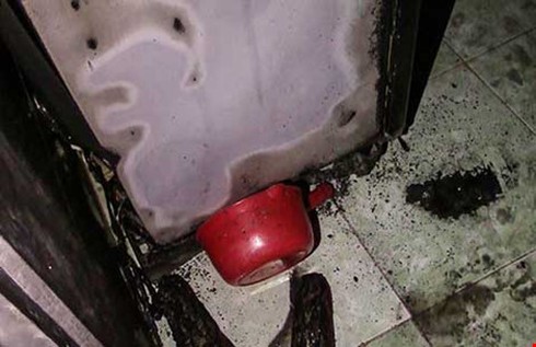 3 người bị đốt bằng xăng trong phòng bị khóa - ảnh 1