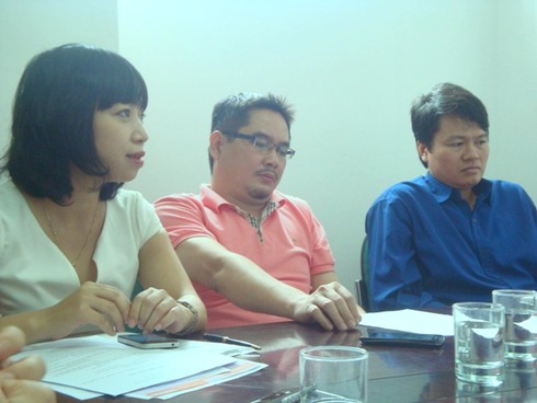 Nực cười khách đi đòi tiền
