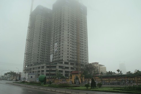 Lạnh người chung cư, biệt thự tiền tỷ sát vách nghĩa trang - ảnh 1