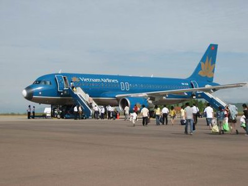 Chặn phi công VN Airlines chuyển việc, Bộ trưởng Thăng có sai luật? - ảnh 1