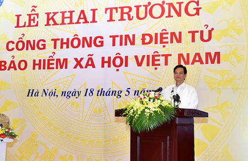 Thủ tướng: Phải giảm giờ làm thủ tục BHXH từ 235 giờ xuống còn 49,5 giờ - ảnh 1