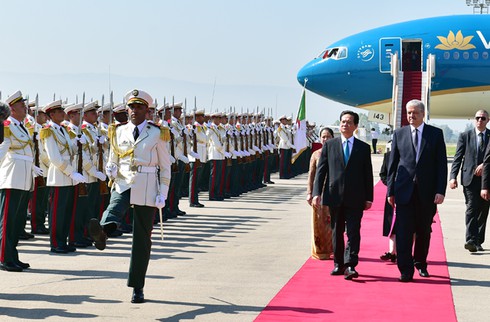 Thủ tướng: Chúng ta sẽ đưa quan hệ Việt Nam - Algeria lên tầm cao mới - ảnh 1