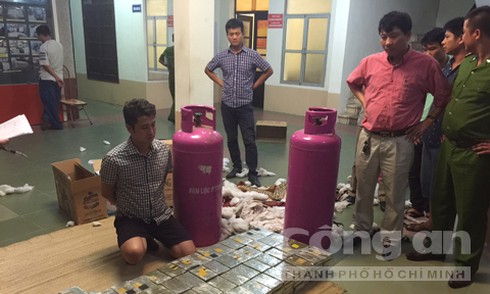 Phó Thủ tướng khen thưởng các đơn vị phá vụ án 490 bánh heroin - ảnh 1