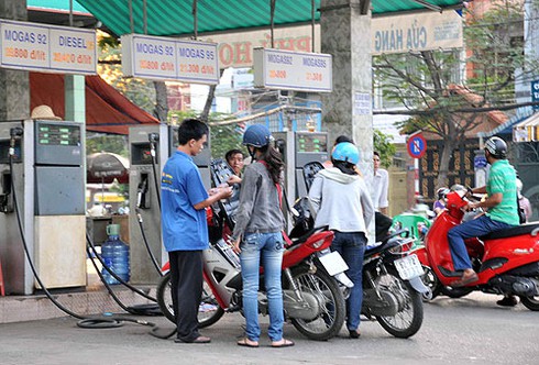 Phó Thủ tướng: Phải xử lý nghiêm hành vi gian lận trong kinh doanh xăng dầu - ảnh 1