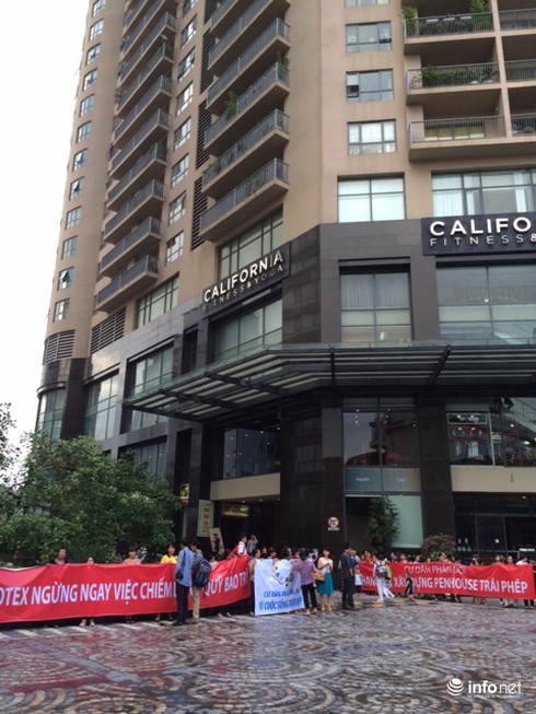 Chung cư cao cấp Skycity: Cư dân căng băng rôn phản đối chủ đầu tư - ảnh 3