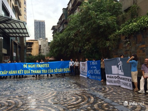 Chung cư cao cấp Skycity: Cư dân căng băng rôn phản đối chủ đầu tư - ảnh 7