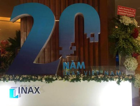Inax ra mắt công nghệ Aqua Ceramic – sạch bóng hơn 100 năm - ảnh 1
