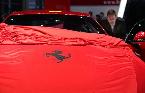 Một chiếc Ferrari ở trung tâm chăm sóc khách hàng