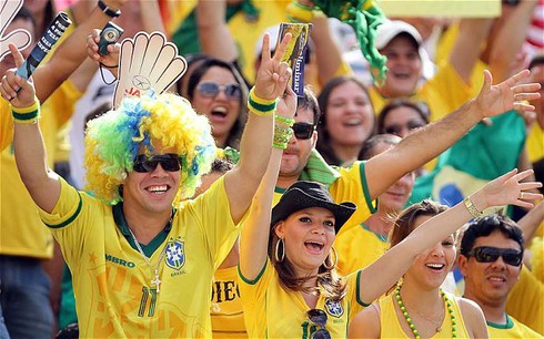 World Cup 2014: Khán giả trên sân toàn là người da trắng và giàu có? - ảnh 1