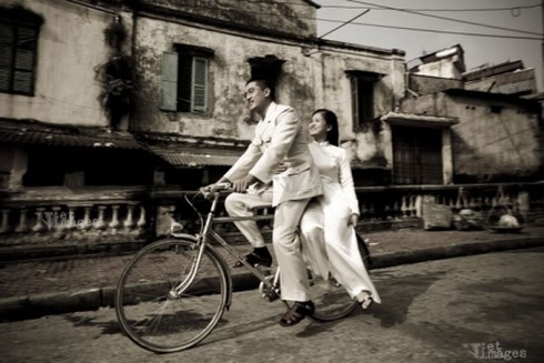 Báo Thái Lan: Người giàu Việt Nam giờ phải chơi xe đạp - ảnh 3