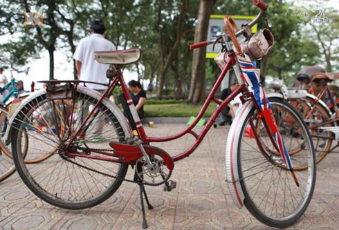 Báo Thái Lan: Người giàu Việt Nam giờ phải chơi xe đạp - ảnh 4