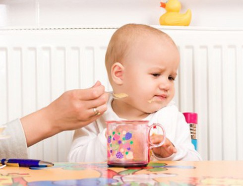 Những sai lầm cơ bản khi cho trẻ ăn dặm - ảnh 1