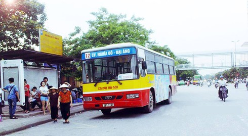 Xe bus không phải là thủ phạm gây ùn tắc giao thông ở Hà Nội - ảnh 1