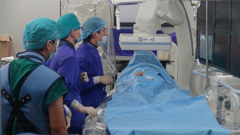 Người dân Quảng Ninh không còn khám bệnh vượt tuyến - ảnh 1