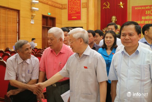 Cử tri bức xúc vì tham nhũng, thăng chức bất thường - ảnh 1