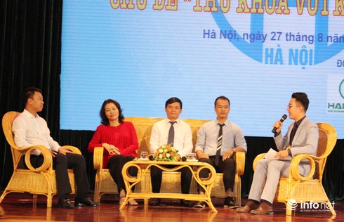 Chuyên gia “bày kế” cho thủ khoa lập nghiệp - ảnh 2