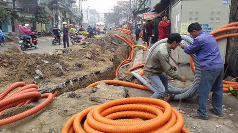 Hà Nội: Hạ ngầm hệ thống đường điện, dây viễn thông trên 17 tuyến phố - ảnh 1