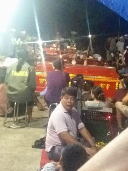 Tang thương xóm nghèo, một đêm đưa tang 5 người chết vì điện giật - ảnh 1