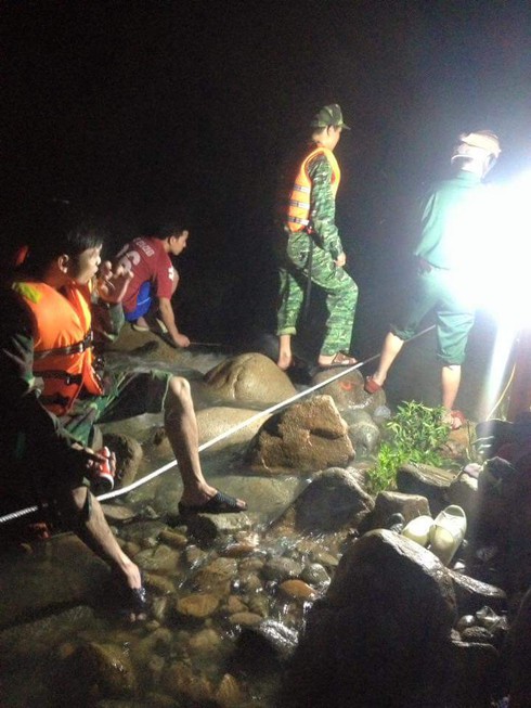 Quảng Ninh: Đã tìm thấy thi thể ba sinh viên Ngoại thương bị nước cuốn trôi - ảnh 3