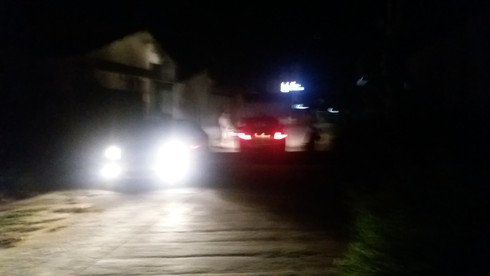 Cây xăng bốc cháy được dập tắt nhưng dân xung quanh không dám ngủ ở nhà - ảnh 2