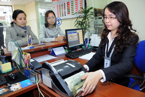 Đánh thuế tiền tiết kiệm: BĐS sẽ càng khốn đốn - ảnh 1