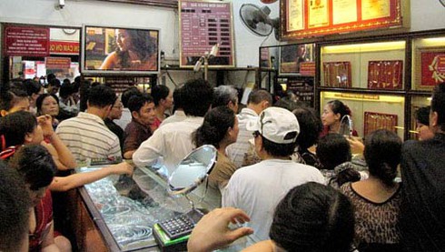 Sợ vàng xuống nữa, giới kinh doanh phát ốm - ảnh 1