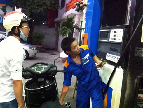 Lãi “khủng” Petrolimex thua lãi gửi ngân hàng - ảnh 1
