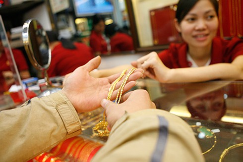 Cầu giảm mạnh, vàng đã hết hấp dẫn? - ảnh 1