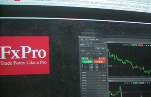 NHNN cảnh báo kinh doanh trái luật trên sàn Forex - ảnh 1