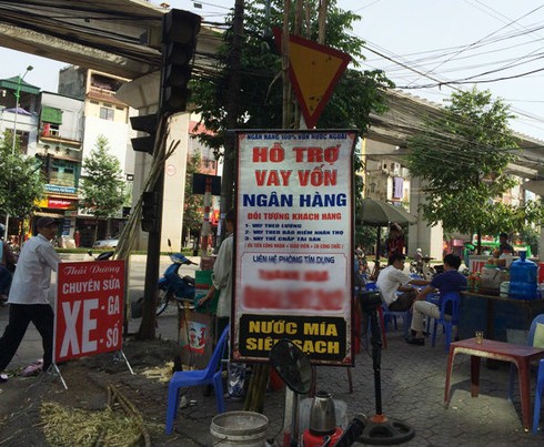 Bi kịch thời ngân hàng “nương tựa”… gốc cây, bờ tường - ảnh 1