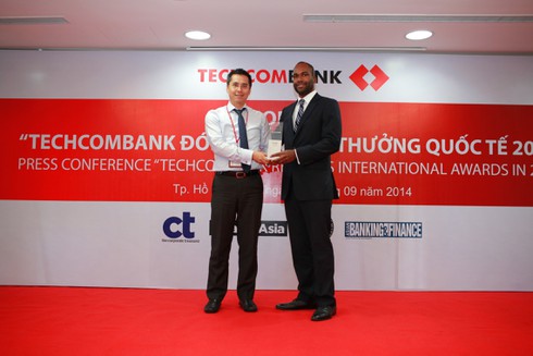 Techcombank nhận “cơn mưa” giải thưởng quốc tế uy tín - ảnh 1
