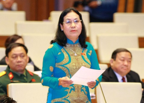 Nghịch lý “giá một bao thuốc lá bằng một lít sữa” - ảnh 1