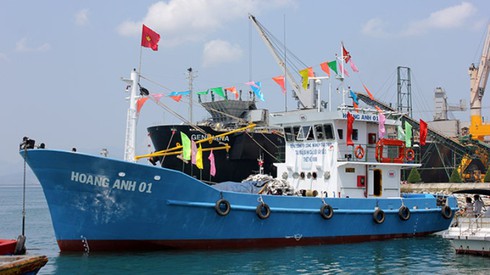 Vay đóng mới tàu cá: Ngàn người xin vay, vài chục người