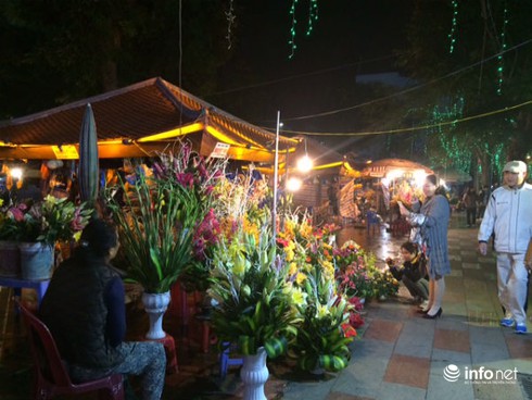 Những người lặng lẽ mưu sinh xuyên đêm giao thừa - ảnh 2