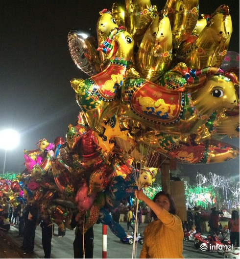 Những người lặng lẽ mưu sinh xuyên đêm giao thừa - ảnh 4