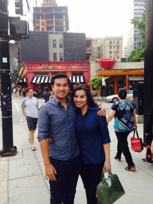 Hoa hậu Kim Hồng gác lại mọi việc sang Mỹ chăm sóc con trai - ảnh 1