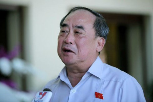 “ĐBQH cũng không có tiền mà chơi golf đâu