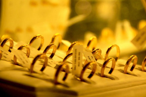 Giá vàng hôm nay 5/4 tăng nhẹ, USD đứng yên - ảnh 1