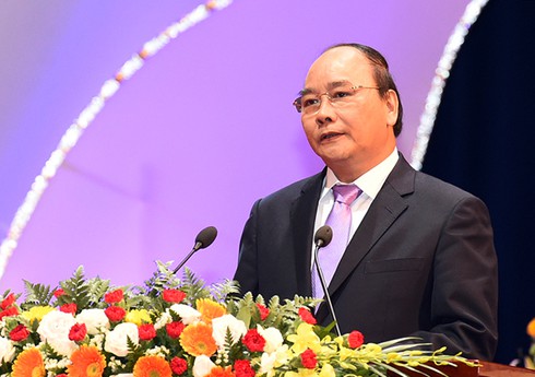 Thủ tướng Nguyễn Xuân Phúc hối thúc ngân hàng xử lý nợ xấu - ảnh 1