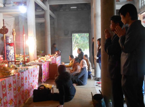 Ngày đầu năm tĩnh tâm trong không khí thiêng liêng của đình chùa - ảnh 2