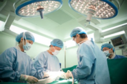 Vingroup tài trợ 200 ca phẫu thuật từ thiện tại Vinmec - ảnh 1