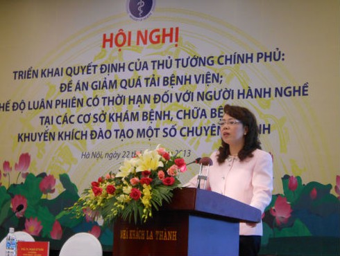 Quá tải bệnh viện: Bộ trưởng Bộ Y tế nêu giải pháp gì? - ảnh 1