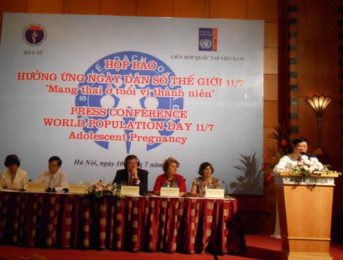 Ngày Dân số thế giới: Đối mặt vấn nạn nữ vị thành niên mang thai - ảnh 1