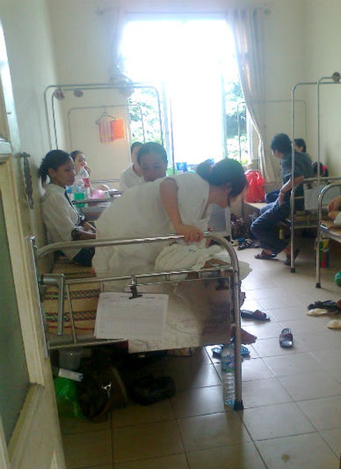 Xếp hàng chờ phá thai trong bệnh viện - ảnh 10