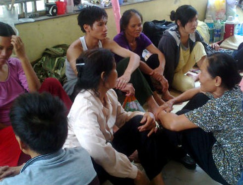 Xếp hàng chờ phá thai trong bệnh viện - ảnh 3