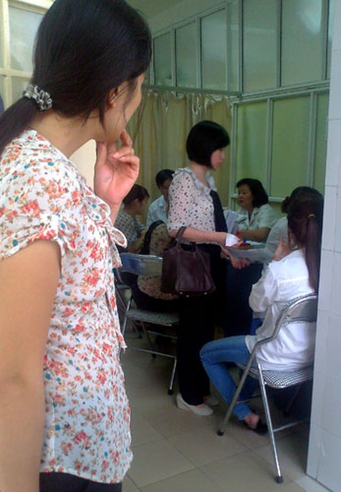 Xếp hàng chờ phá thai trong bệnh viện - ảnh 7
