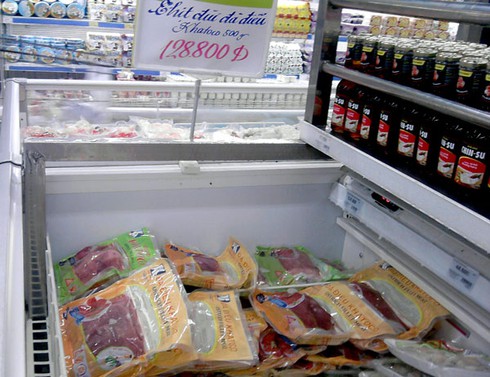 Thịt đà điểu, cá sấu đắt hàng ngày Tết - ảnh 1