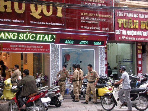 Thị trường thờ ơ với đấu thầu vàng - ảnh 1